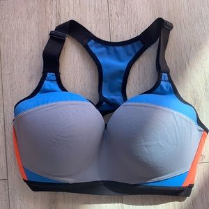 Victoria’s Secret Sports Bra Size 32DD